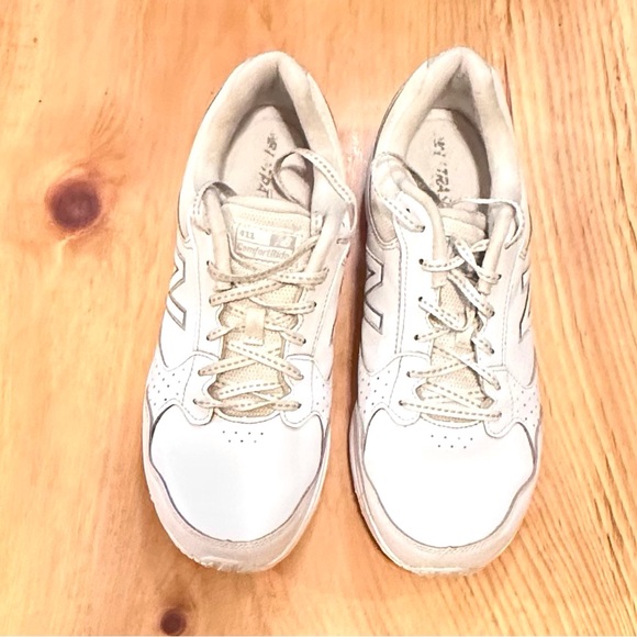 New Balance Shoes - Women’s New Balance 411 Walking Sneaker Sz 11